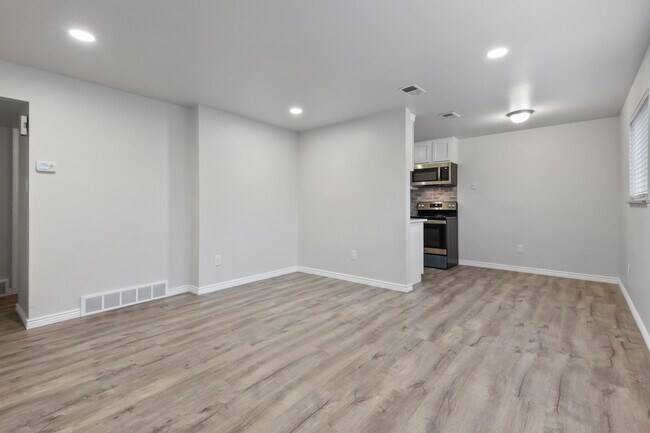Building Photo - 1615 Jay St