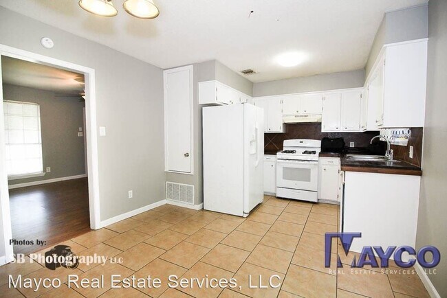 Building Photo - 4 br, 1.5 bath House - 9461 McAdoo