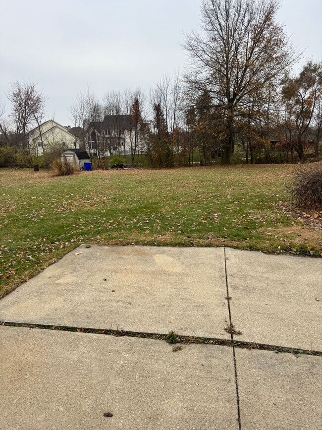 Foto del edificio - 3 bedroom available for immediate move in!