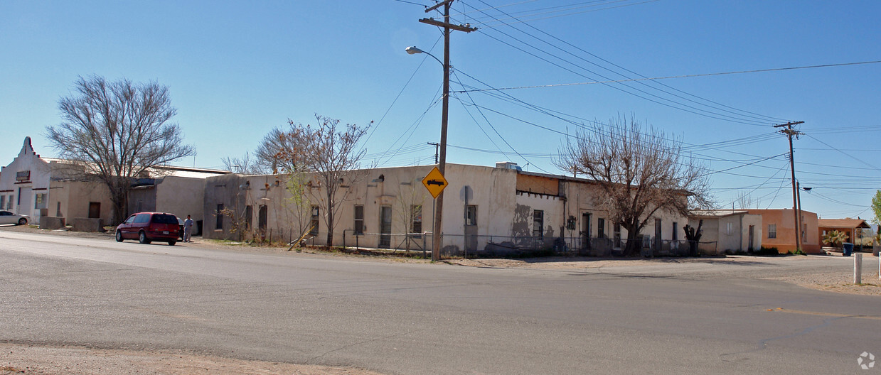 Primary Photo - 226 W Main St