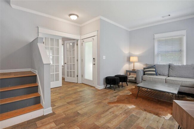 Foto del edificio - 310 Glenwood Ave SE