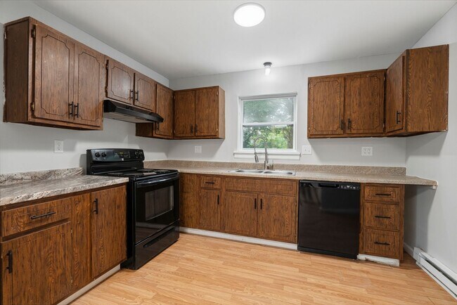 Foto del edificio - Beautiful 3 Bedroom House in Munhall available now!