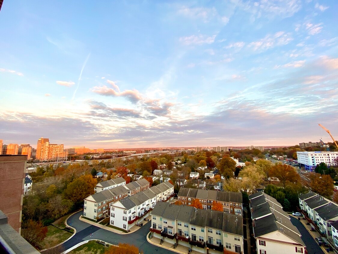 Condo For Rent - 2451 Midtown Ave (Alexandria, VA)