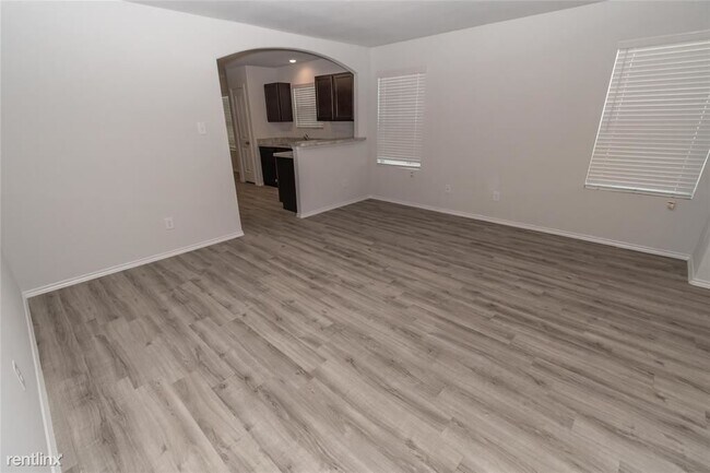 Building Photo - 4 br, 2.5 bath House - 1005 Rice Dr