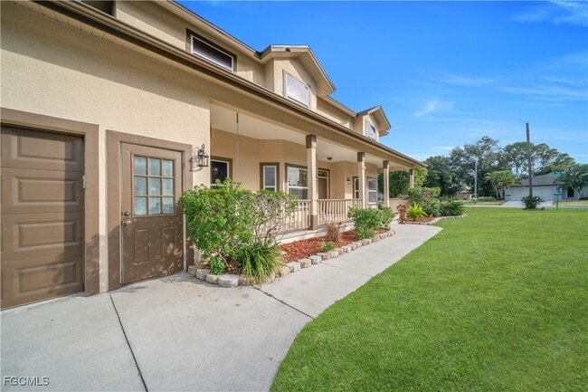 Building Photo - 2015 SE 12th St