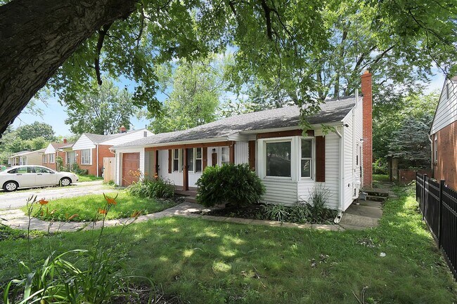 Building Photo - Stunning 3 Bedroom 1.5 Bath Ready for You ...