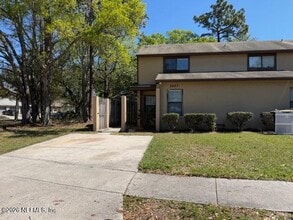 Building Photo - 5627 Pinebay Cir S