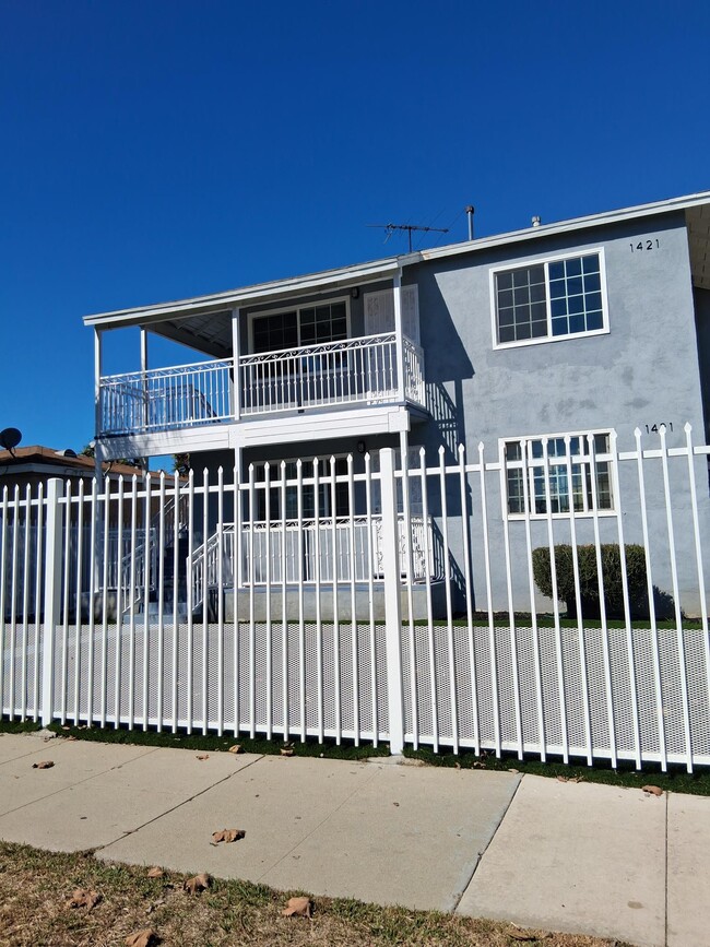 Building Photo - 1421 W 84th Pl