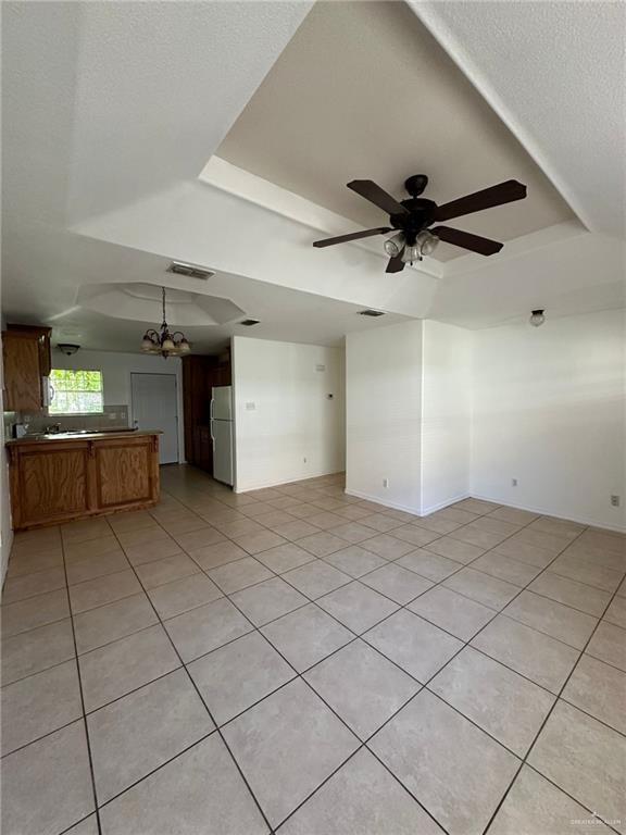 Building Photo - 107 S Ridge Ln