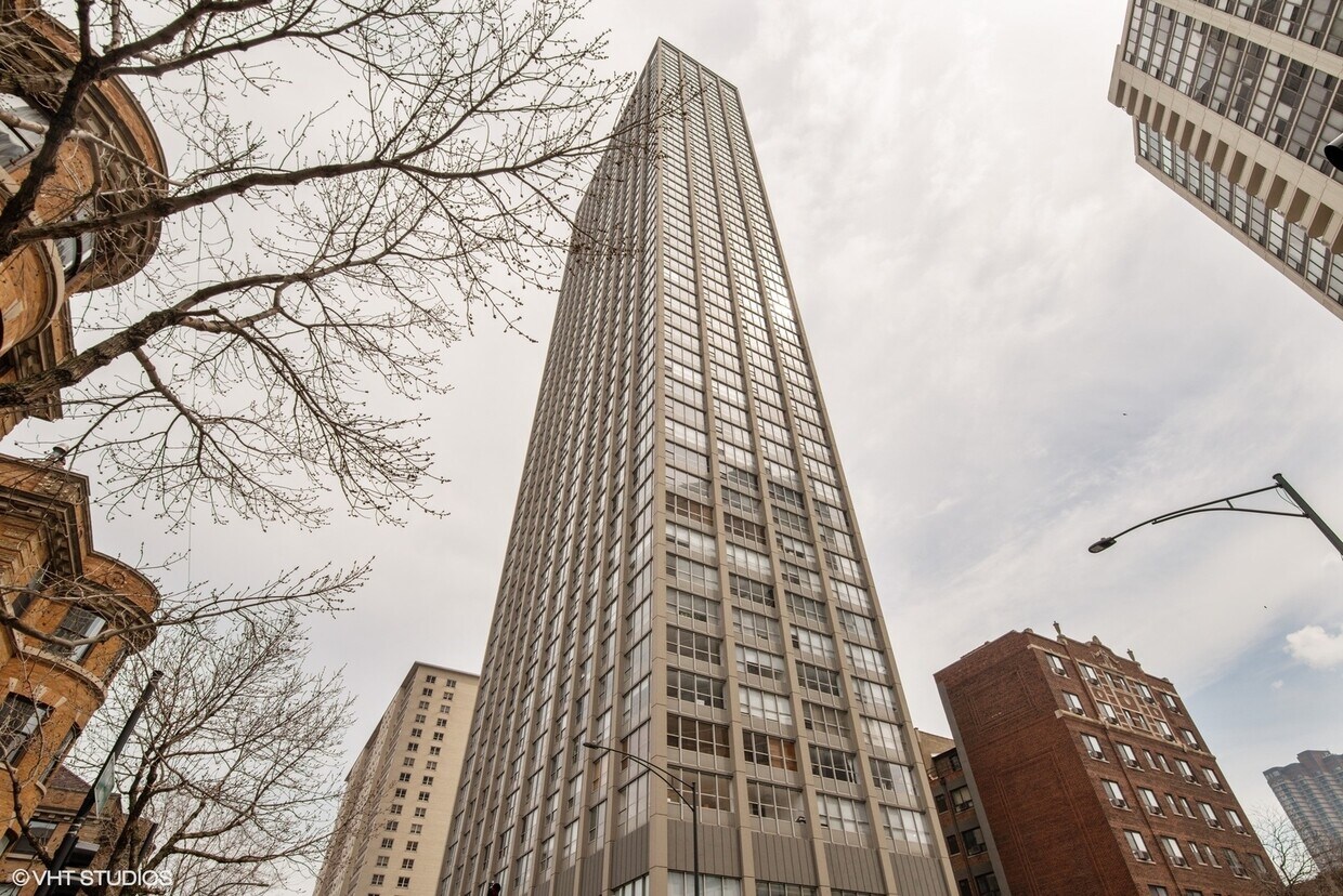 Primary Photo - 655 W Irving Park Rd