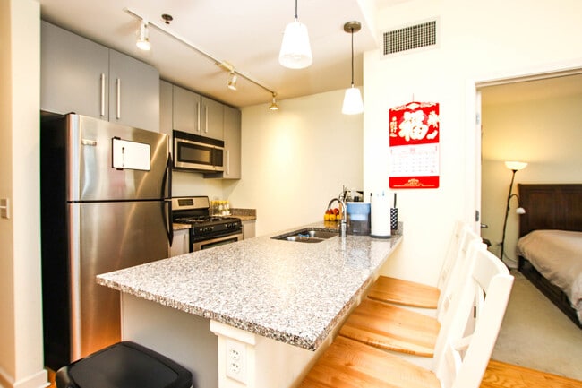 Building Photo - 1400 S Michigan Ave