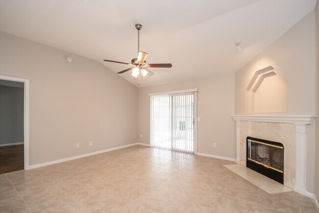 Foto del edificio - 3744 Eagle Ridge Dr