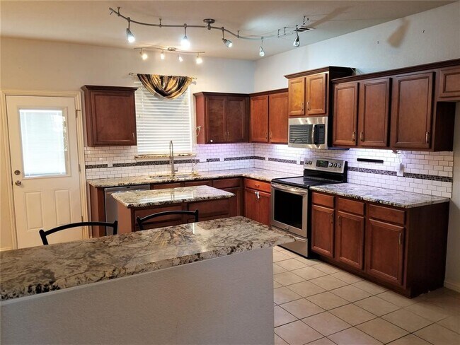 Building Photo - 1416 Hunters Glen