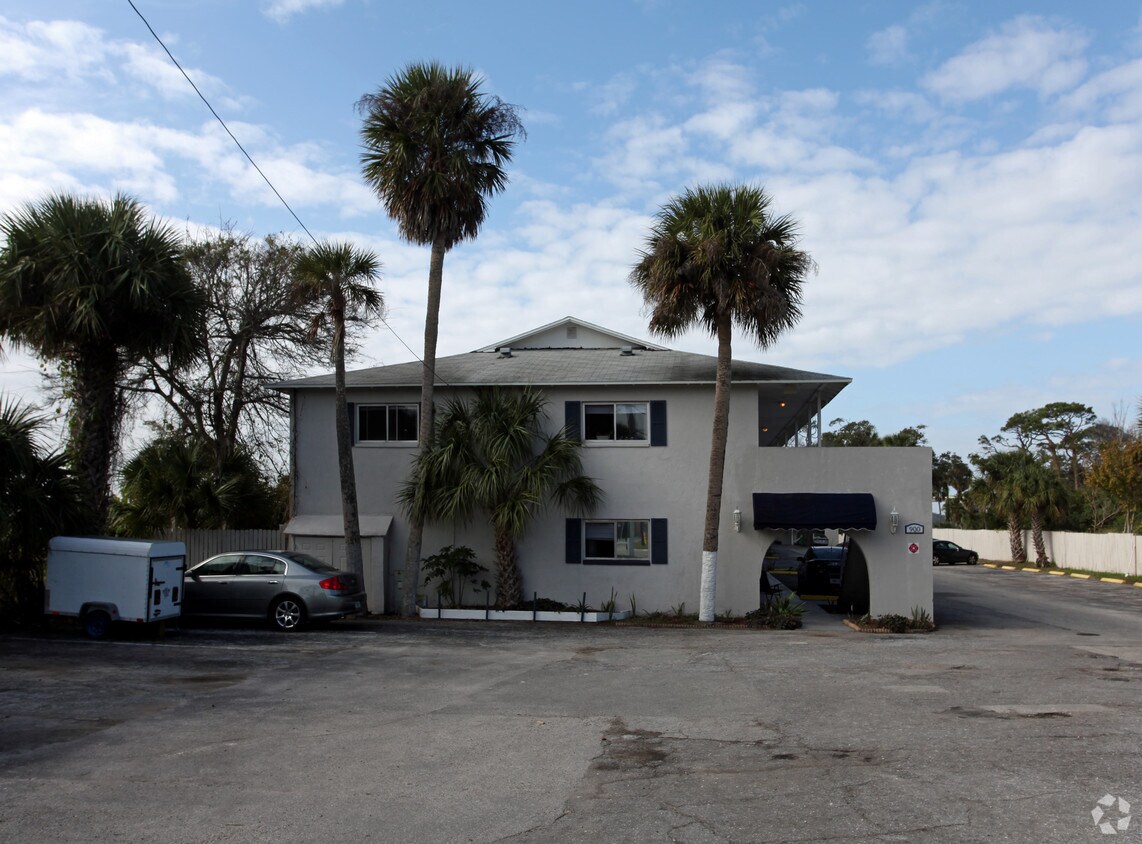 Newport Condominiums Apartments in Daytona Beach, FL