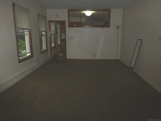 Building Photo - 171 Bunker Ave