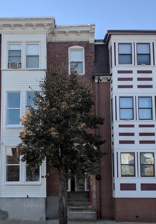 Building Photo - 80 Havre St