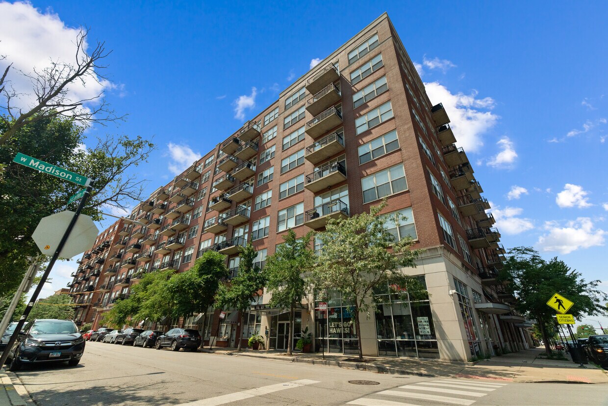 Foto principal - 6 S Laflin St