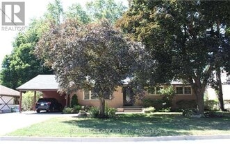 Building Photo - 308 Maple St