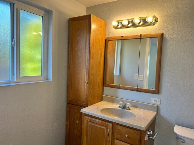 Foto del edificio - 2527 Smithers Ave S