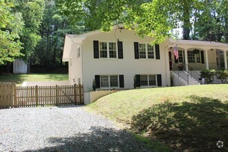 Building Photo - 714 Bradley Rd