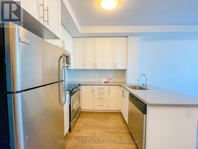 Building Photo - 540-540 Bur Oak Ave