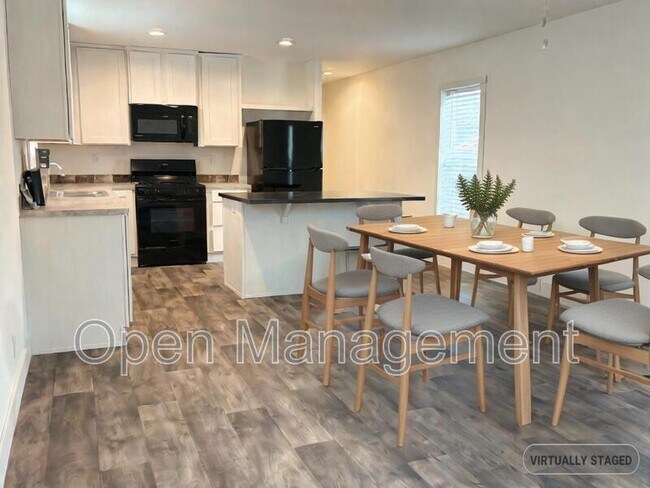 Foto del edificio - 825 1st Ave E