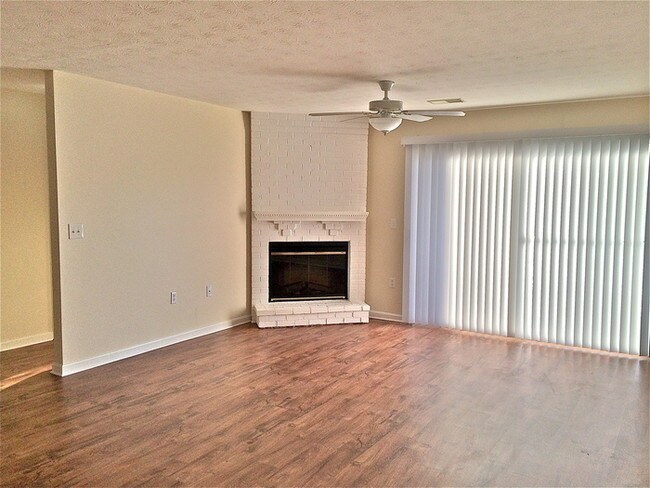 Foto del edificio - 239 Legends Creek Way