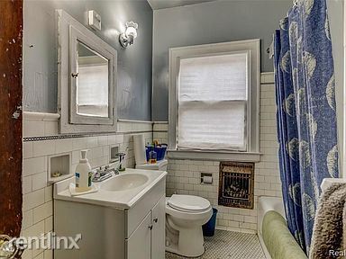 Building Photo - 3 br, 2 bath House - 3345 Leslie St