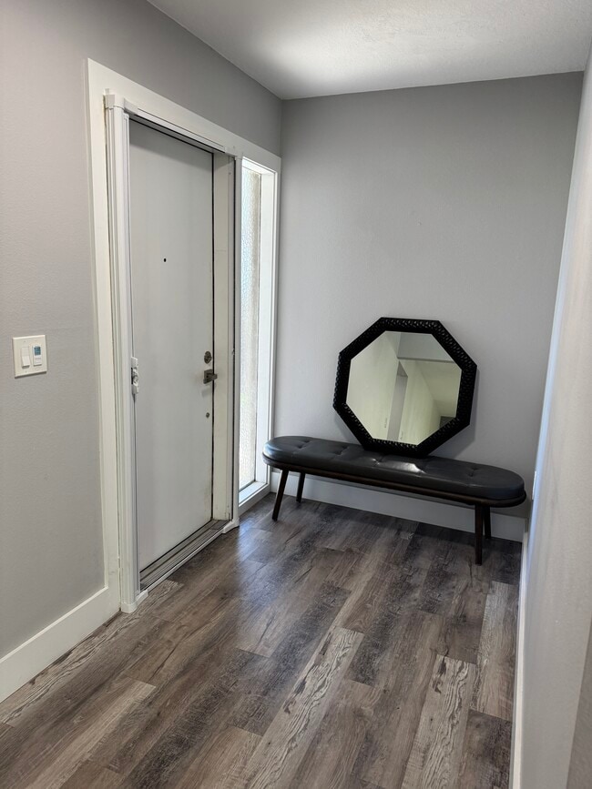Building Photo - 3955 Glen Oaks Manor Dr