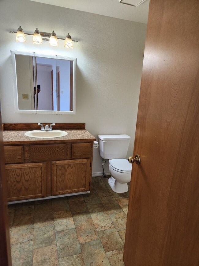 Building Photo - e501