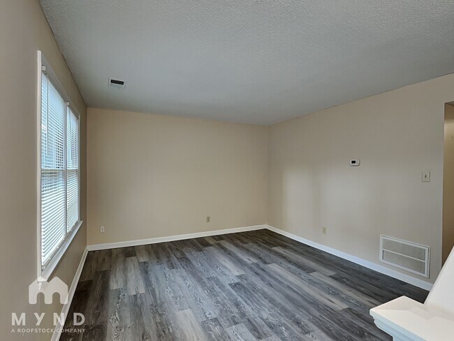 Foto del edificio - 1501 Gorman St