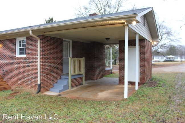 Building Photo - 3 br, 2.5 bath House - 409 Laurel Drive
