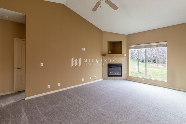 Building Photo - Ranch Villa