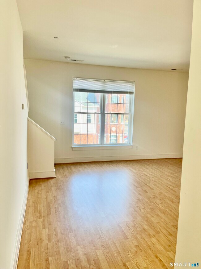 Foto del edificio - 1343 Boston Post Rd