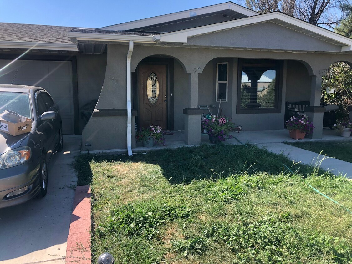 Primary Photo - 445 B Ave