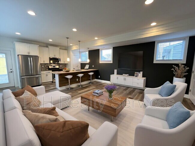 Foto del edificio - 818 Villa Ave