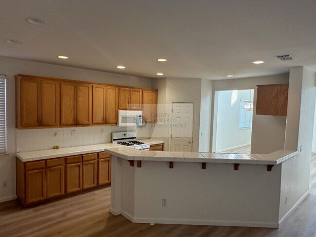 Building Photo - 8655 Tenaya Ct