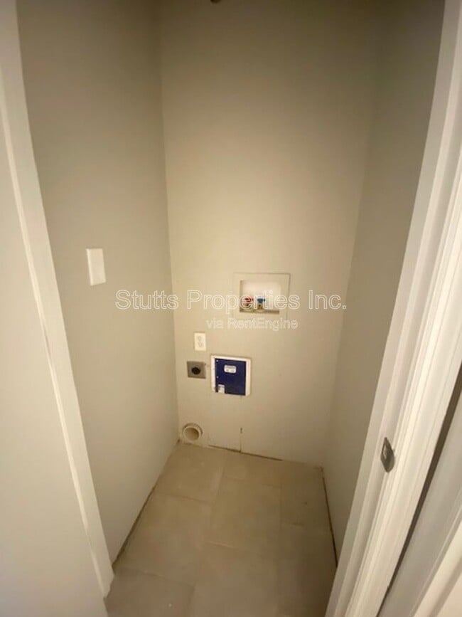 Foto del edificio - 414 Hermitage Dr