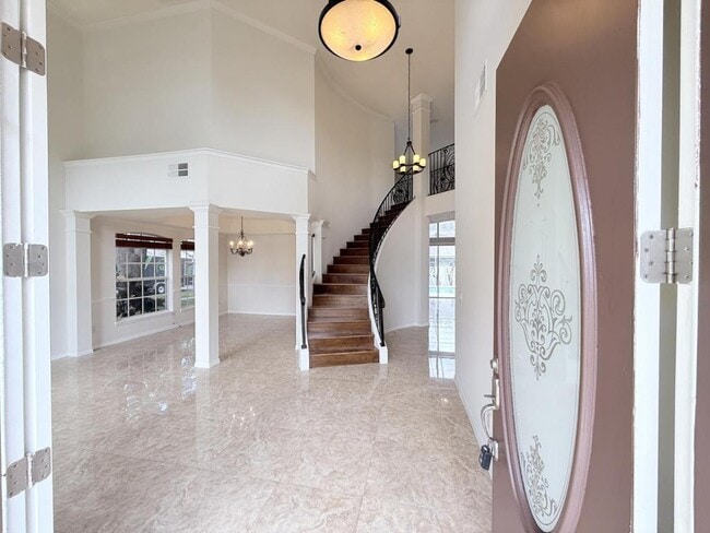 Building Photo - 8055 Glitter Ct