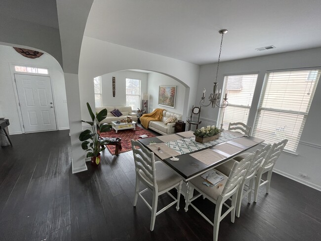 Building Photo - 4970 Dawson Ct