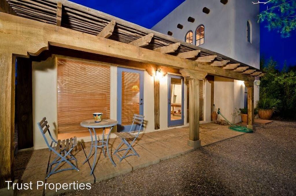 Foto principal - 7269 Village Dr