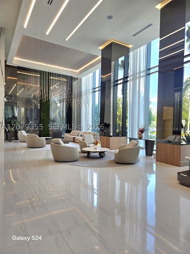 Building Photo - 1170 E Hallandale Beach Blvd