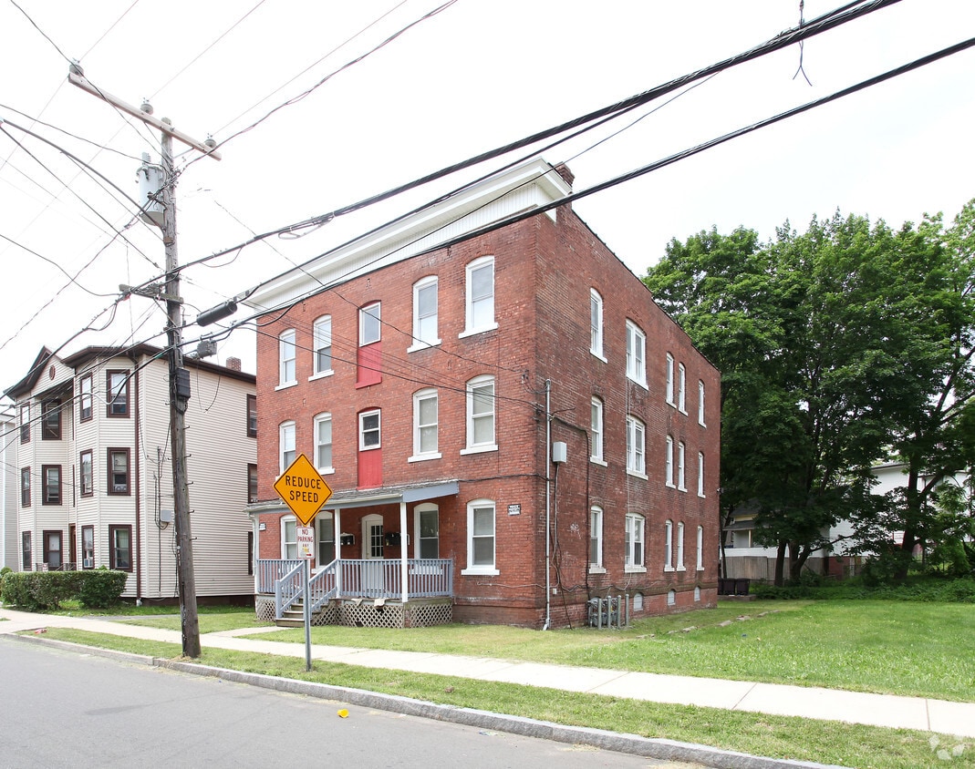 Building Photo - 197-199 Glen St