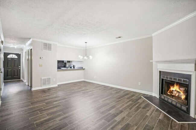 Foto del edificio - 6458 Bedford Ln