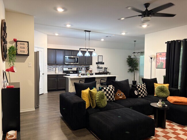 Foto del edificio - 3313 Waldrop Dr