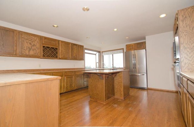 Foto del edificio - 3 bedroom in Bellevue WA 98006