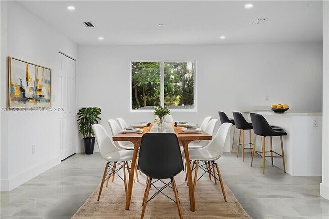 Foto del edificio - 2926 NW 58th St