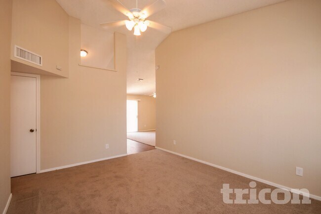 Building Photo - 7244 W Cameron Dr