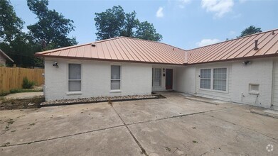 Building Photo - 1005 W Martin Luther King Jr Blvd