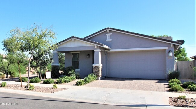 Building Photo - 10333 E Tahoe Ave